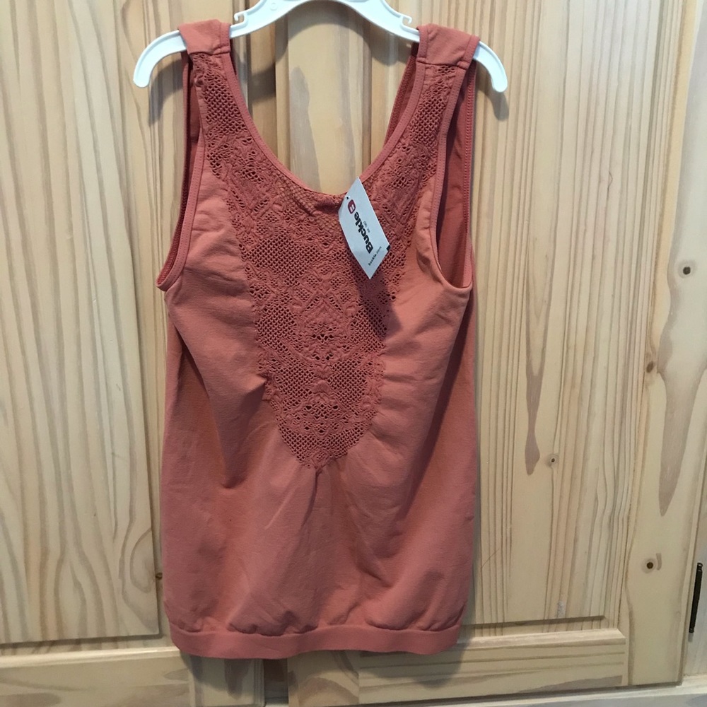 BKE XS tank top. Nylon/spandex pretty design